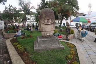 San Agustín Statuen